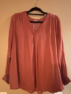 Relaxed V-Neck Long-Sleeve Tunic in Dusky Rose